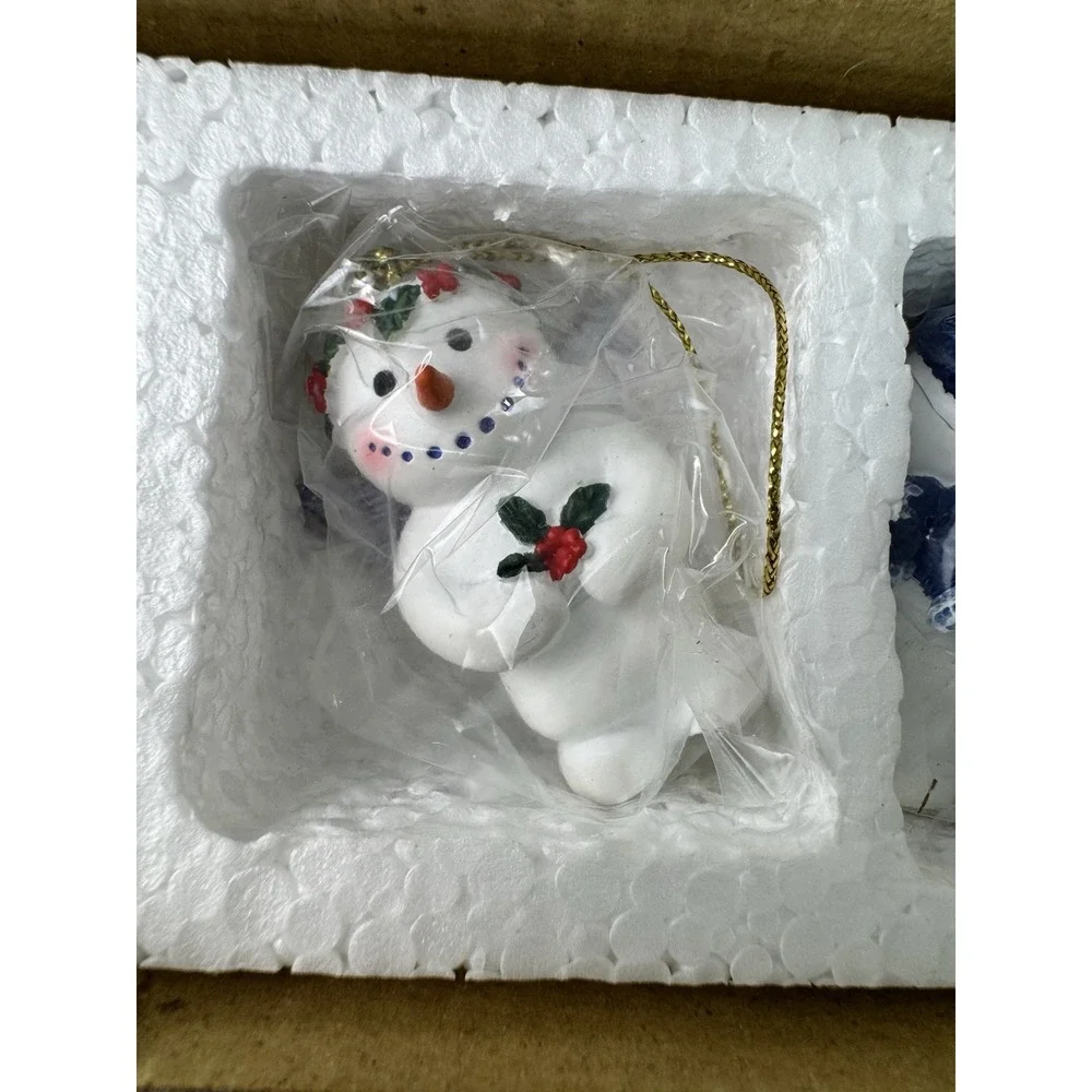 Snowman‎ Gathering Mini Ornaments